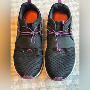 Black Vionic Shoes, size 11